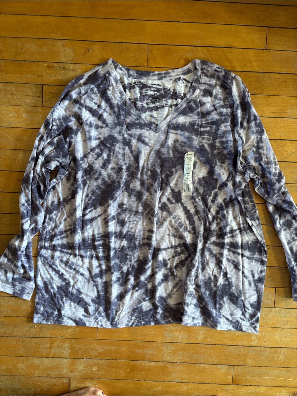 NWT Women’s Tie-Dye V-Neck Long Sleeve Top - Gray